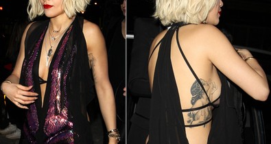 Az utcán villantott mellet Rita Ora