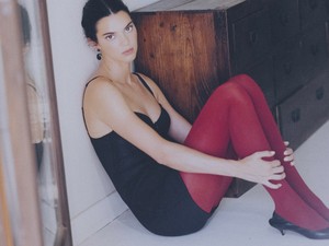 3 zseniális tanács a divatszerkesztőtől, hogyan viseld a színes harisnyákat, hogy álomszép legyen a megjelenésed