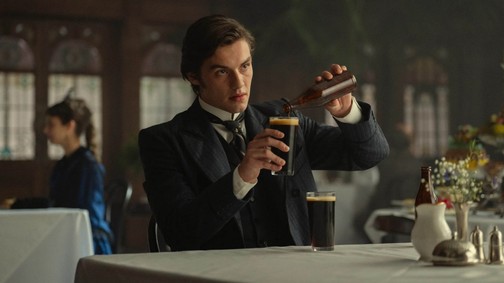 5 sorozat, amit meg kell nézned, ha tetszett a Netflix legújabb dobása, A Guinness ház