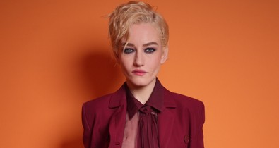 Az Inventing Annából is ismert Julia Garner áttörést jelentő szerepét a festészet és az ökölvívás inspirálták