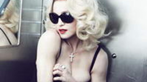 Madonna a liftben csábít