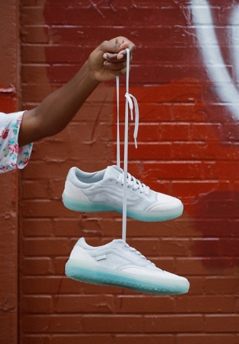  Világoskék talpú tornacipő VANS 36990 Ft