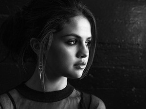 Selena Gomez szívbemarkoló klippel jelentkezett