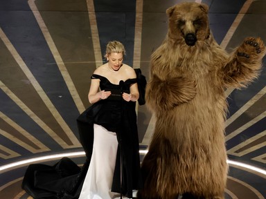 Kokainmedve, szamár és Hugh Grant - elszabadult a 2023-as Oscar mémgyár