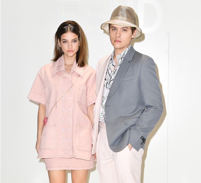 Palvin Barbara és Dylan Sprouse a milánói divathéten