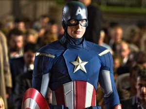 Így nézett ki Chris Evans azelőtt, hogy Amerika kapitányként egy életre a retinánkba égett