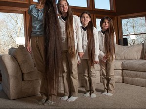 Ebben a családban senki nem vágat hajat! Így néznek ki!