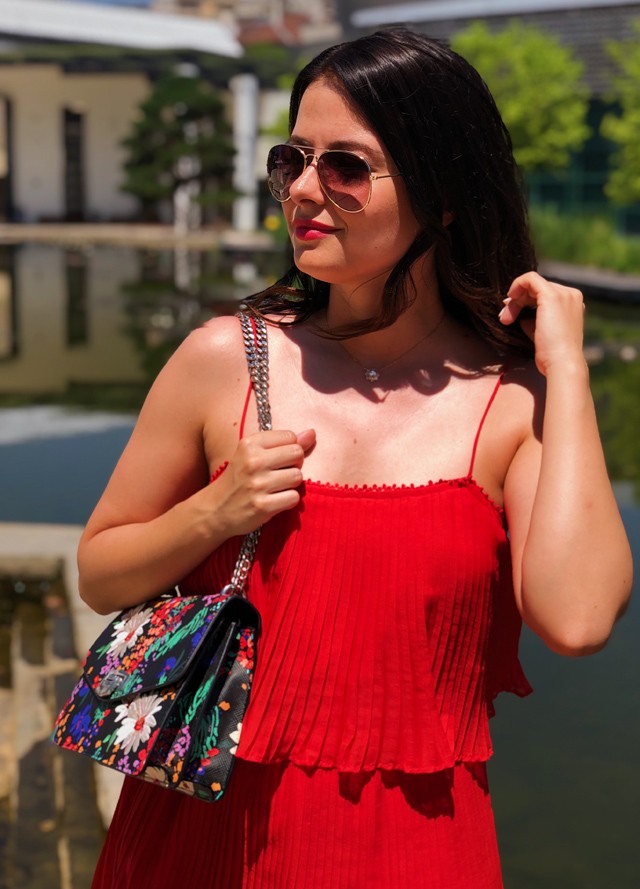 Lola ma a nyár legtrendibb színét viseli