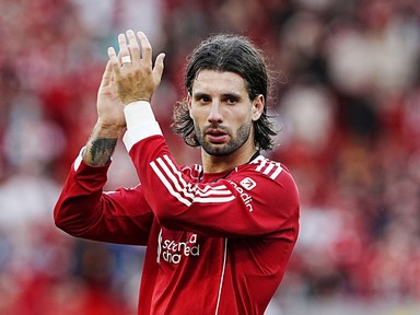 Szoboszlai Dominik karjaiban tartja a kislányát: ennél édesebb fotót ma nem látsz