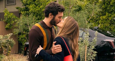 Csütörtökön érkezik a Netflixre október legjobban várt sorozatának folytatása: mindent a Bármit, csak ezt ne 2. évadáról