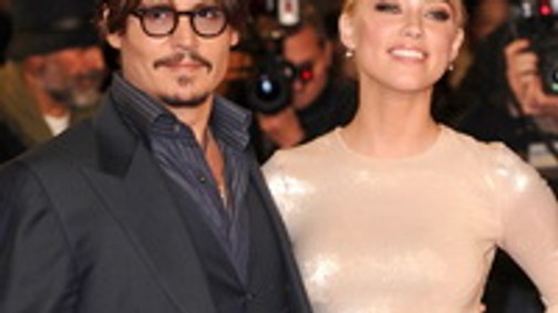 Egy biszexuális szőke bombázó miatt szakított Johnny Depp