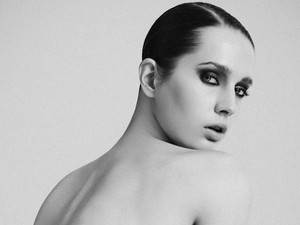 Újabb modellüdvöske blogol a GLAMOUR Online-on