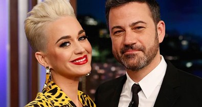 Hot-doggal dobálták meg Katy Perry-t!