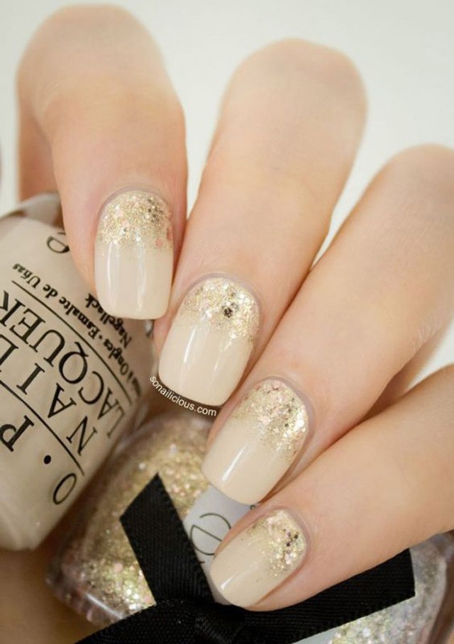 Esküvői csillámos manikűr