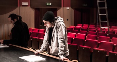 „A színészet kegyetlen szakma, de a metódusai életmentők lehetnek egy laikusnak is" - Riport Perjés János színésszel, coachcsal