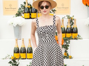 Imádjuk A szürke ötven árnyalata sztárjának stílusát