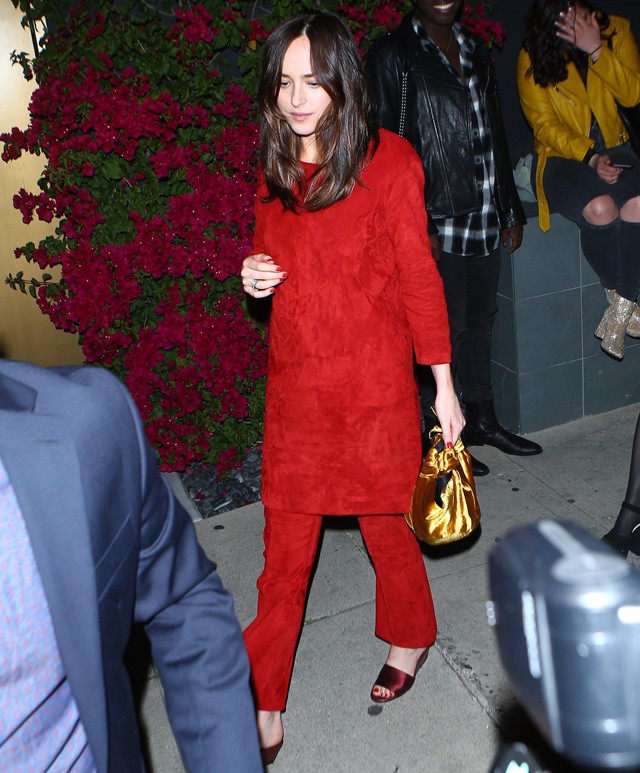 Dakota Johnson retró szerelésben