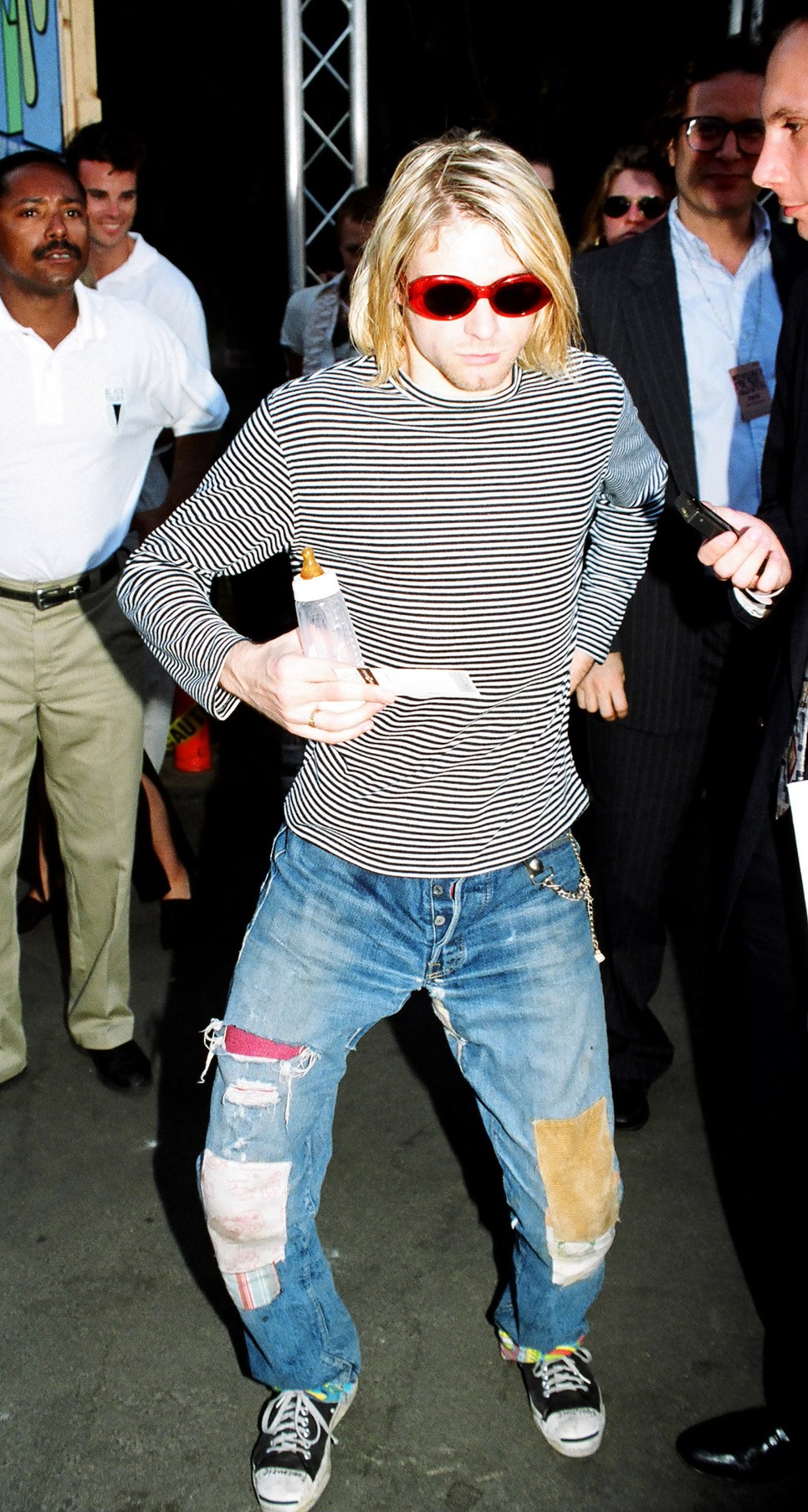 A Nirvana tragikus sorsú frontembere előszeretettel hordta Converse cipőit