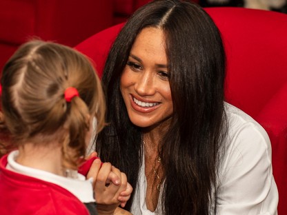 Meghan Markle és Harry herceg katonák családjával töltötte a napot - Isteni képek készültek