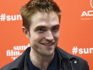 Végre kiderült: Ő Robert Pattinson barátnője