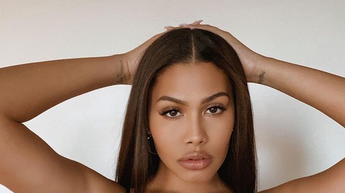 Ő az első transznemű modell a Sports Illustrated címlapján