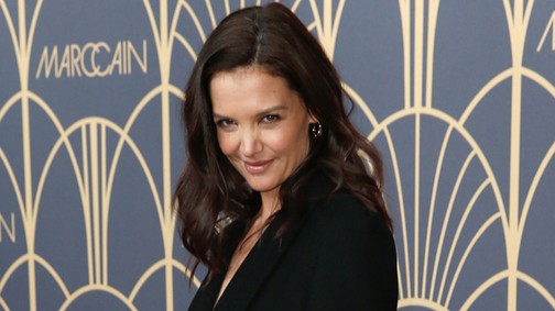 Katie Holmes csupa feketében is szuperpozitív