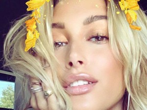Hailey Baldwin új sminkkollekcióval rukkol elő