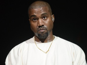 Hoppá! Kanye West új márkával bútorozik össze - jön a Yeezy farmer?