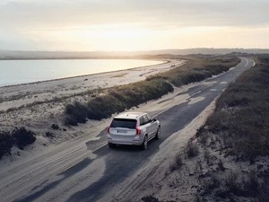 Családi nyaraláshoz családi utazóautót! – Egy Volvo SUV, amiben mindenkinek jut hely