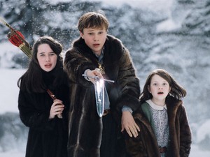 A Narnia-filmek kislánya majdnem belehalt egy fertőzésbe - Ilyen gyönyörű, felnőtt nő vált belőle