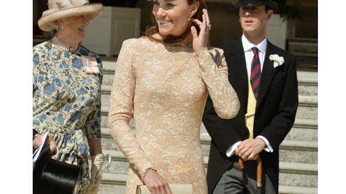 Ejha! Kate Middleton szexi ruhában!