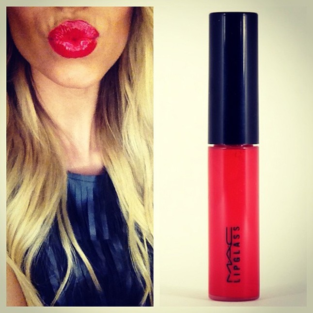 A Russian Red ajakfény pompás választás. Akárhová is készült.