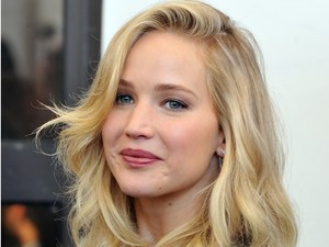 Szerelmesek vagyunk Jennifer Lawrence velencei szettjébe