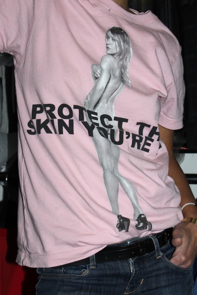 THEFOUR Anett pólóját akarjuk, most, azonnal!