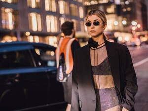 Tényleg olyan szörnyű, ha a mellbimbóim is elkísérnek a munkába, és nem bújnak melltartó alá?