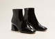 Lakk fekete bokacsizma MANGO 19 995 Ft- mango.com