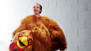 Ha a boltban rossz kedve van a pénztárosnak vagy az étteremben a pincérnek, és készülök ezen épp felháborodni, mindig a diákmunkás éveimre gondolok