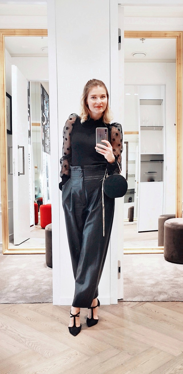 Görgényi Fruzsi ma megmutatta, hogyan lehet a tetőtől talpig fekete szett is bohókás