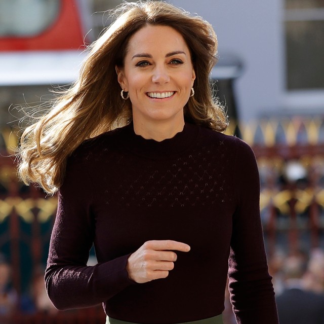 Katalin hercegné minden részletében tökéletes szettjéért a lelkünket is eladnánk