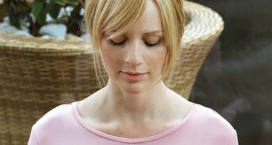 Ezen a héten egy stílusos kismama gardróbjába leshetünk be