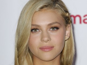 Jön a szőke utánpótlás Nicola Peltz személyében