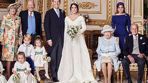 A királyi család új, hivatalos fotója egyáltalán nem olyan boldog és idilli, mint elsőre tűnik...