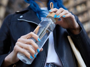 Ezért nem igaz a tudósok szerint, hogy napi 2 liter vizet kellene innod