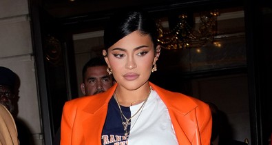 Újév alkalmából Kylie Jenner megmutatt milyen hatalmas már pocakja