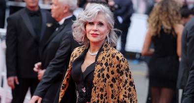 Nem hiszünk a szemünknek! A 86 éves Jane Fonda istennőként tündököl a cannes-i filmfesztivál vörös szőnyegén
