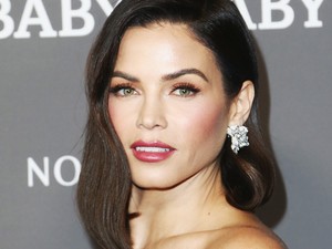 Jenna Dewan forró csókot váltott új szerelmével: úgy tűnik boldogabb, mint valaha