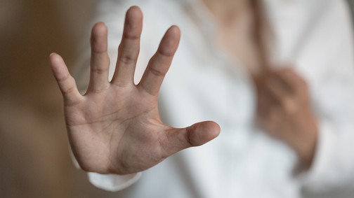 7 figyelmeztető jel, hogy szexuális ragadozóval van dolgod