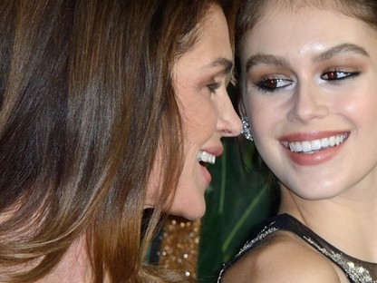 Nem tudjuk eldönteni, hogy az 52 éves Cindy Crawford, vagy lánya a gyönyörűbb