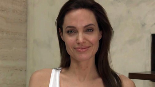 Angelina Jolie egyszerre félelmetes és gyönyörű a Demóna folytatásában