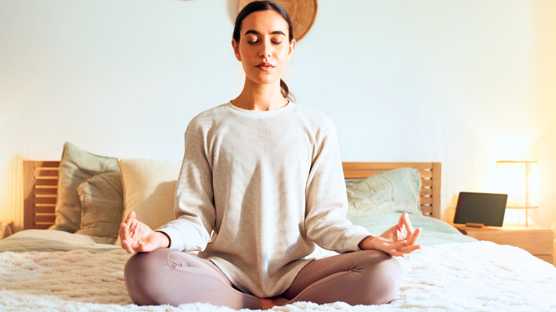 A rendszeres meditáció csökkentheti a stresszt, szorongást és hozzájárulhat a jobb alváshoz